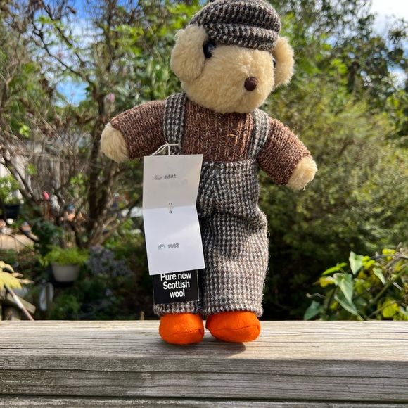 Vintage Harris Tweed Isle of Lewis Scotland Bear RAEBHAT Originals Preowned 1982 - Picture 3 of 16